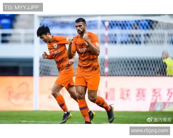 鲁能华夏上半场激战回顾双方攻防精彩瞬间分析